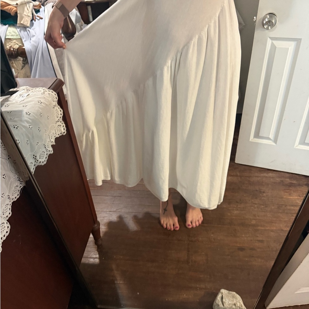 Elegant & Classy Italian White Cotton Sleeveless Maxi Dress - Picture 4 of 11